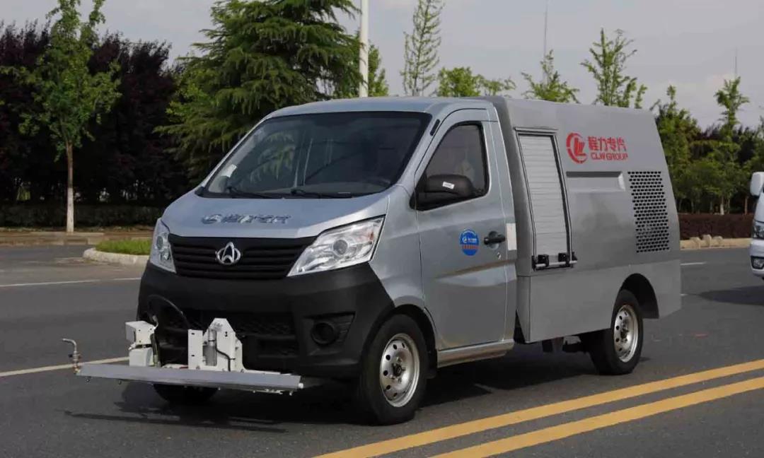 程力批量環(huán)衛(wèi)車助力“2018世界華人尋根節(jié)“環(huán)衛(wèi)清潔，為中國專汽之都增添榮耀受到社會各界廣泛贊譽
